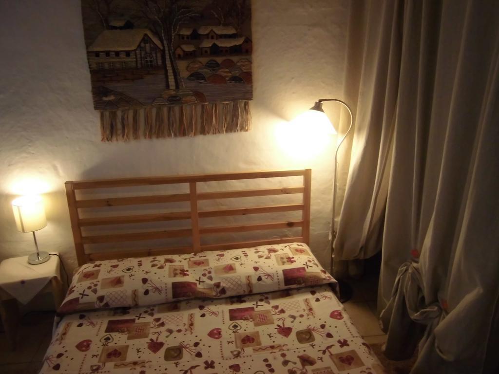 La Casa Antica Bed & Breakfast Pont-Saint-Martin Bagian luar foto